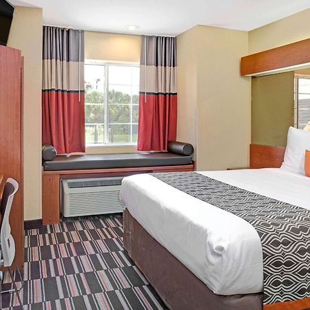 Microtel Inn & Suites By Wyndham Bushnell Dış mekan fotoğraf