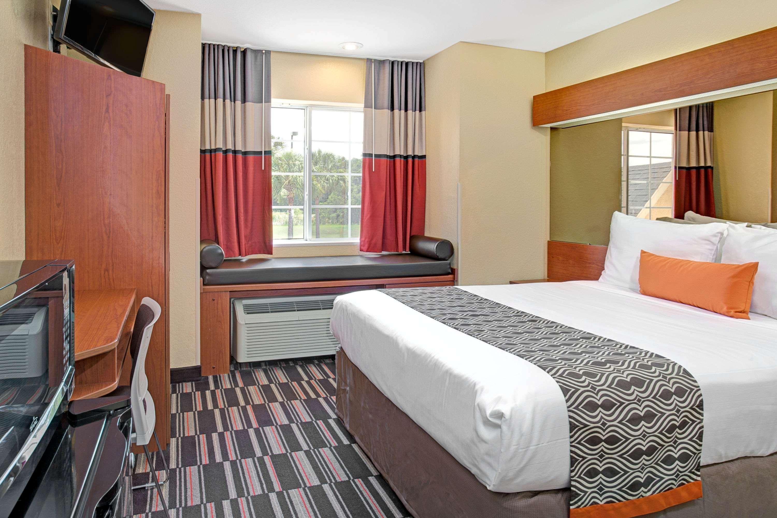 Microtel Inn & Suites By Wyndham Bushnell Dış mekan fotoğraf