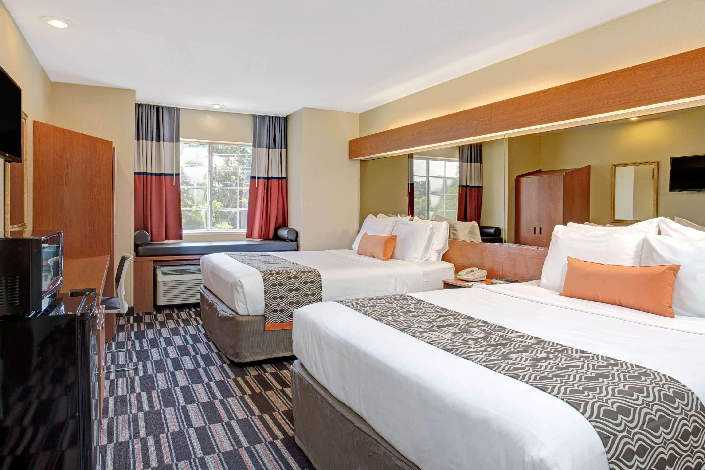 Microtel Inn & Suites By Wyndham Bushnell Dış mekan fotoğraf
