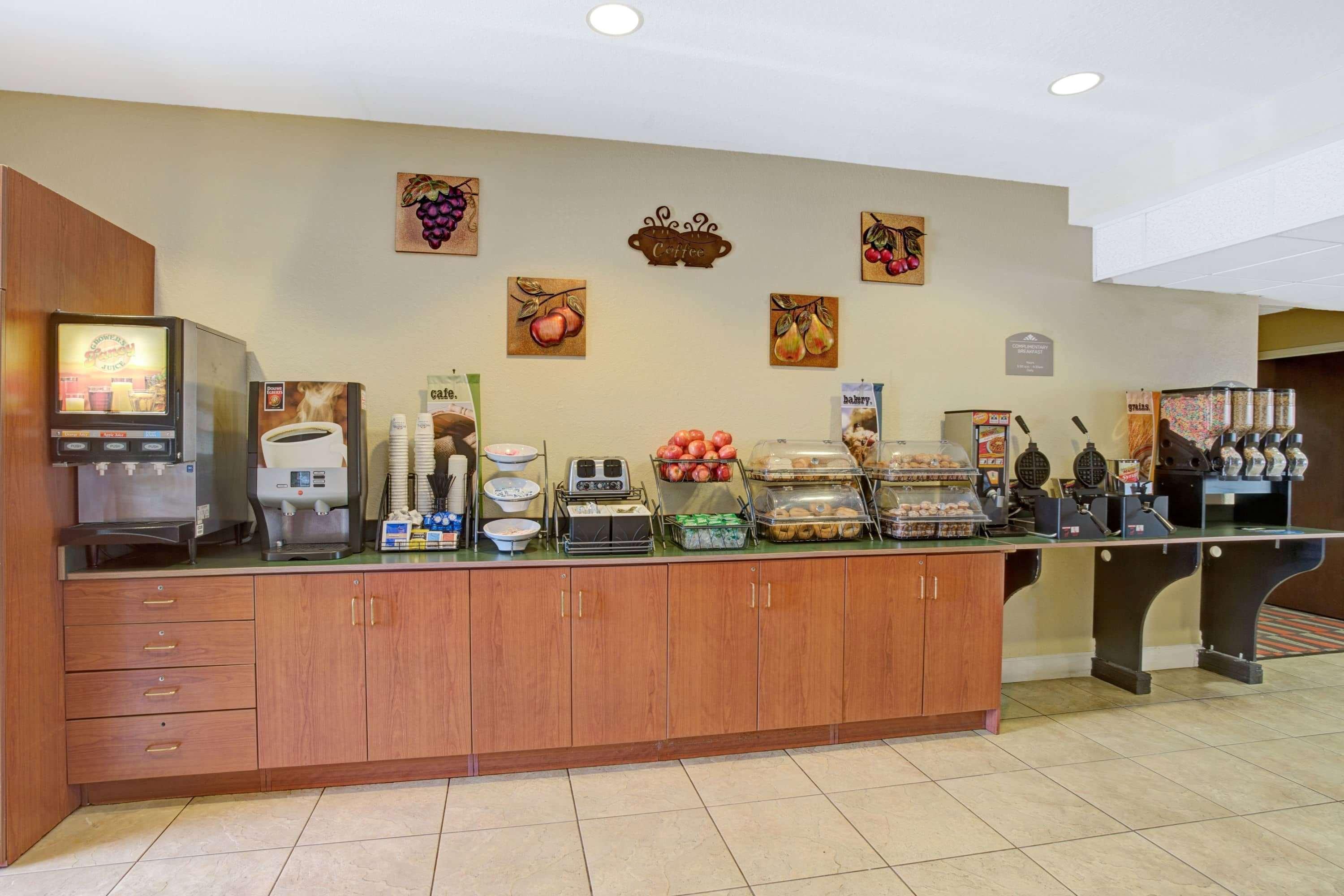 Microtel Inn & Suites By Wyndham Bushnell Dış mekan fotoğraf