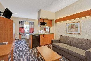 Microtel Inn & Suites By Wyndham Bushnell Oda fotoğraf