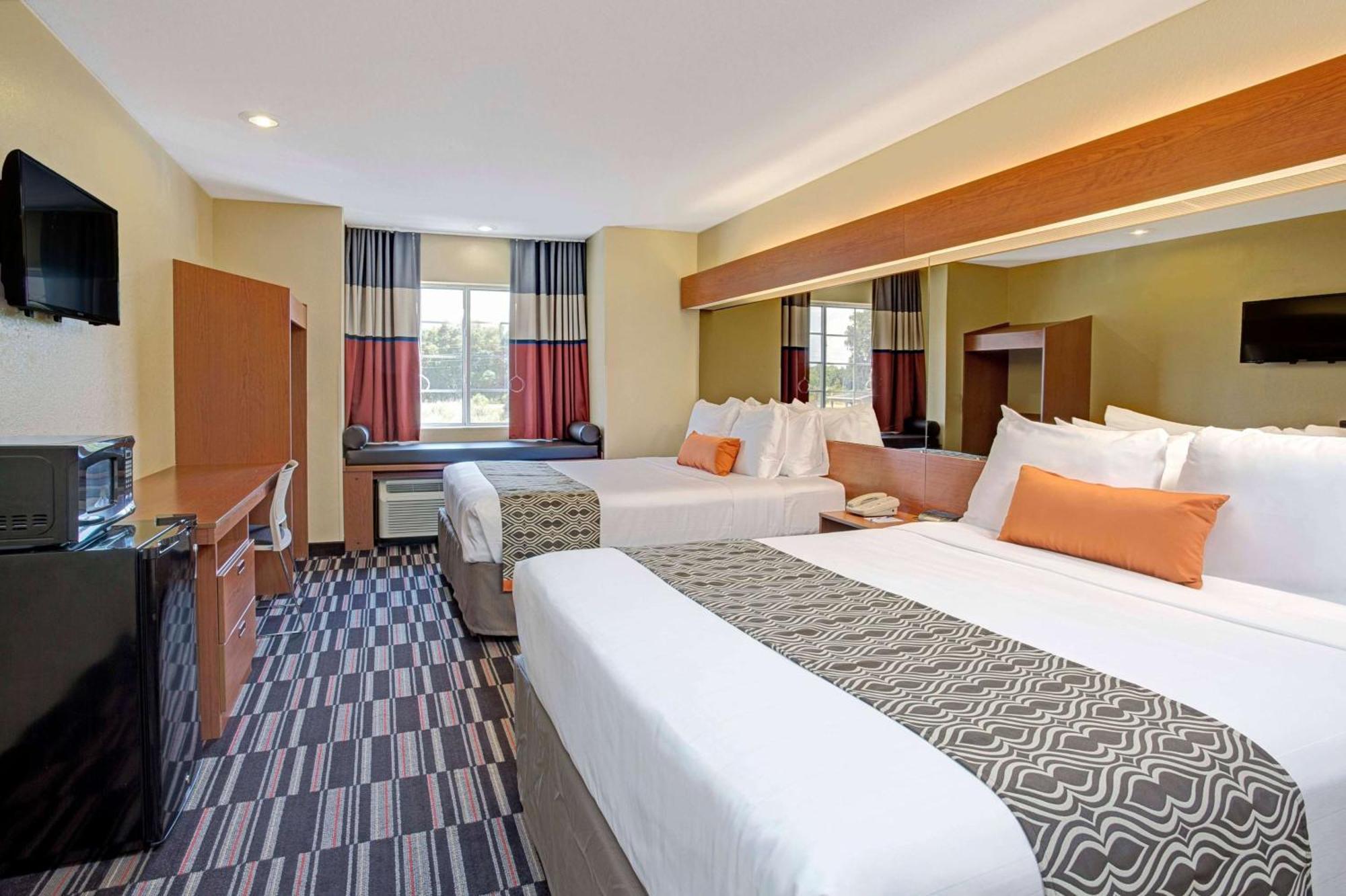 Microtel Inn & Suites By Wyndham Bushnell Dış mekan fotoğraf