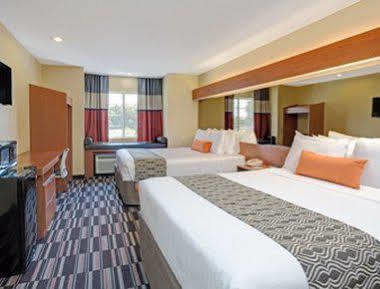 Microtel Inn & Suites By Wyndham Bushnell Dış mekan fotoğraf